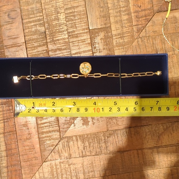 Brand new in box Swarovski bracelet - Picture 8 of 8